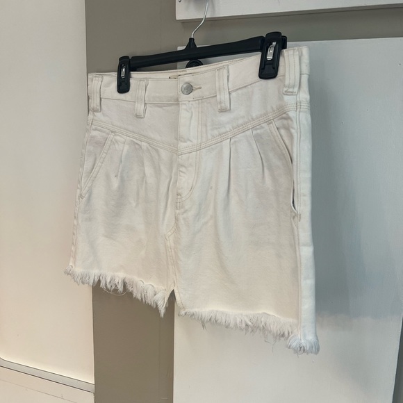 PREOWNED WE THE FREE WOMENS WHITE DENIM SKIRT SIZE 27 - Picture 2 of 8